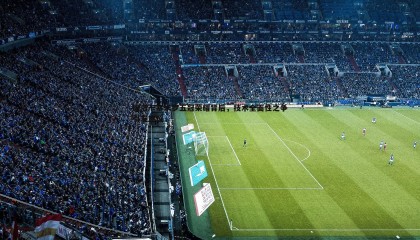 博天堂官网-梅洛卡塞米罗五冠荣耀背后，技术全面性之争引发热议